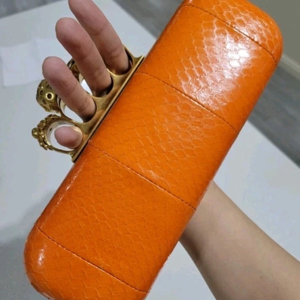 ($2545 Retail) ALEXANDER MCQUEEN Orange Python Knuckle Box Clutch Bag - Picture 3 of 5